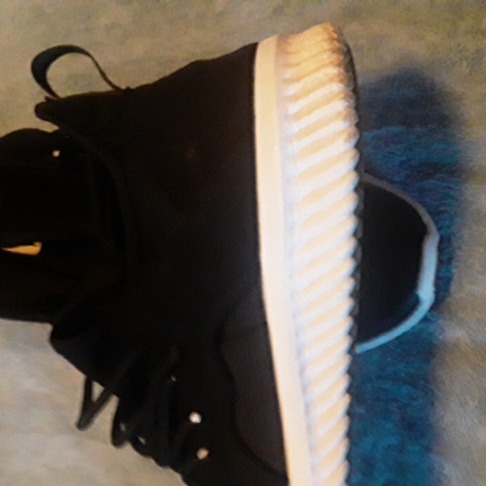 Shoes - Picture 10 of 15